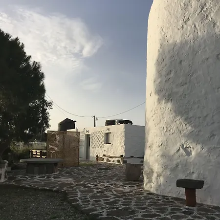 Aera Milos Дом отдыха Трипити